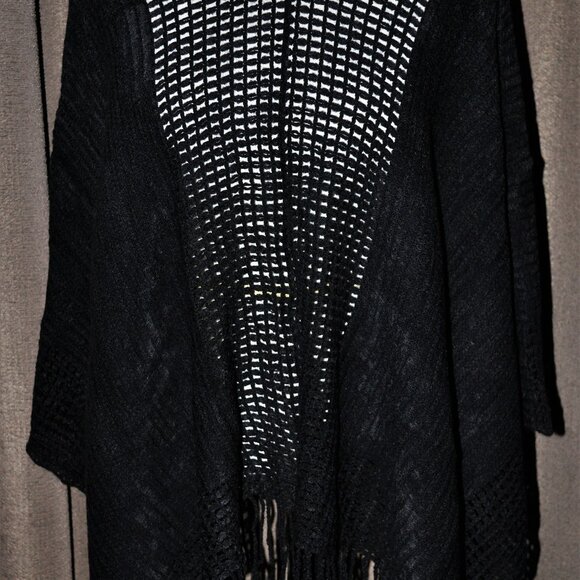 Hat Attack Lightweight Knit Layer Poncho Black - NWT - Picture 5 of 11